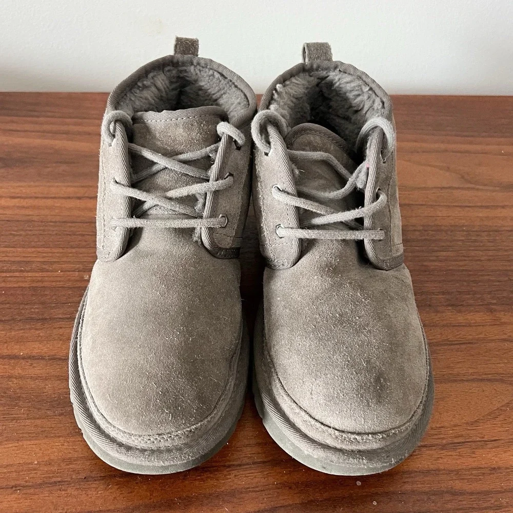 UGG Men's Neumel Boot Brown Lace Up Suede Shearling Lined Chukka Size 8